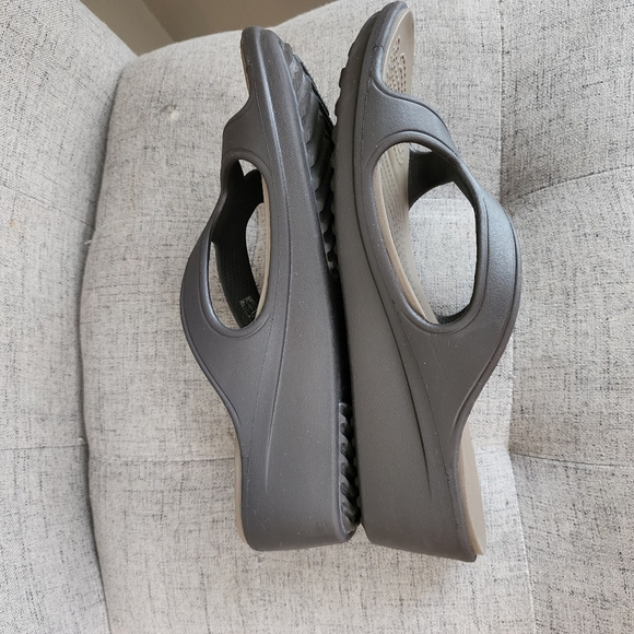 Crocs Dual Comfort Wedge Slides Sandals Sanran Brown Womens Size 9 W - Picture 2 of 10